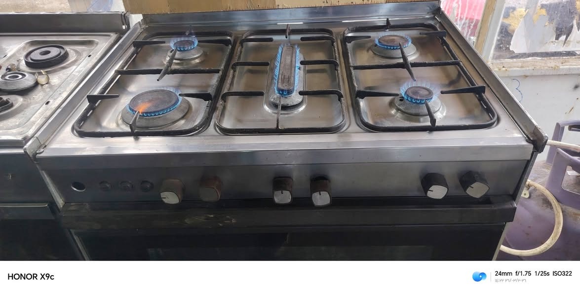 سلام عليكم طباخ ٥عيون شغال كامل ١٣٥بي مجال
مكان بعقوبة المفرق 

للتواصل ***********٨

او خاص
