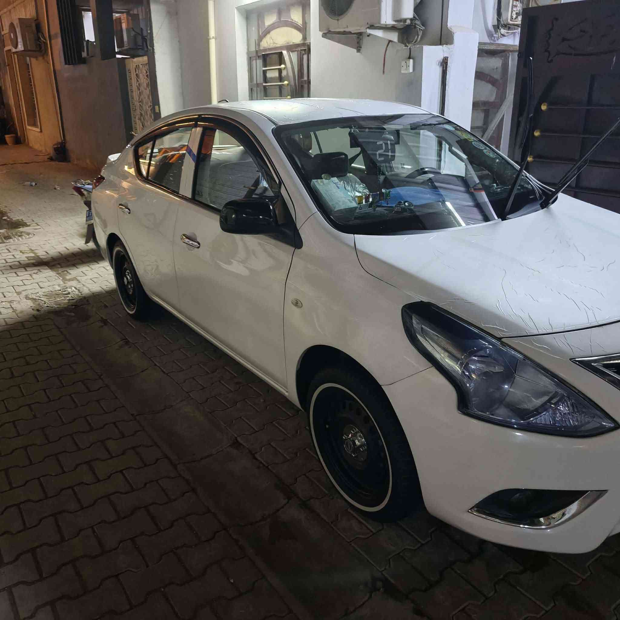 ***********
نيسان سني هندي بليته زركه2019
السعر٩٧
بيها ٣ قطع صبغ، دعاميه خلفيه واماميه أثر فابلون

