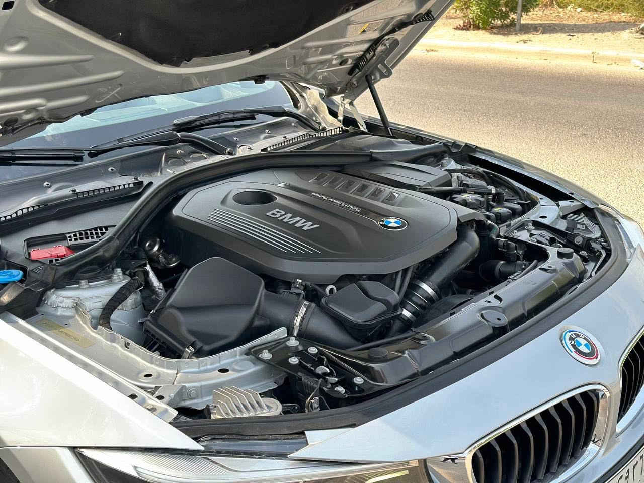 BMW 440i Gran Coupe M Kit

🔹 موديل: 2019
🔹 محرك: 6 سلندر TwinPower Turbo
🔹 فئة: Gran Coupe – 4 أبواب
🔹 M Kit
🔹 فتحة سقف
🔹 شاشة Data Display
🔹 كاميرات 360°
🔹 نظام صوت Harman Kardon
🔹 فول مواصفات

حالة السيارة:

* وارد أمريكا.
* السيارة بدون حادث ولا صبغ عند خروجها من أمريكا، وكانت غرق بنسبة بسيطة فقط.
* أكفل جميع الكهربائيات والسيارة بحالة ممتازة.
* داخل العراق صار بيها طگة بالجاملغ (جهة عكس السائق) وتم صبغ هذا الجزء فقط.
* بدون فتح إيربگات، والدركة M.

السيارة نظيفة جدًا وجاهزة للفحص بأي مكان، واللي يدور على 440i مرتبة راح يعرف قيمتها


**إذا كنت صاحب هذا الإعلان وتريد حذفه لأي سبب، رجاءا أرسل رسالة إلى الدعم الفني**