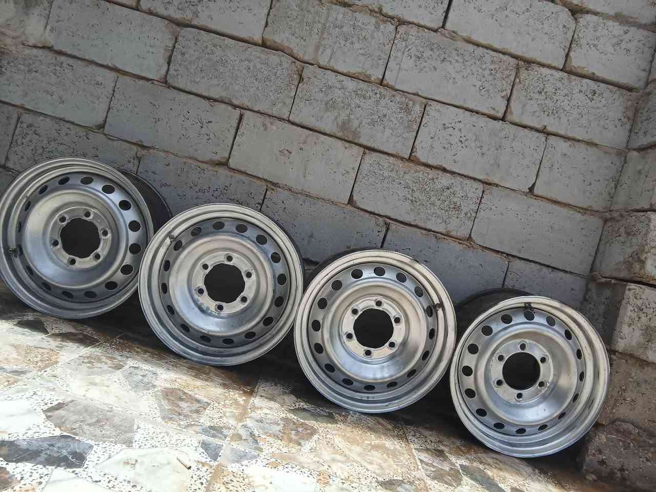 السلام عليكم للبيع وياله مال مونيكا سعر 300 مكانه النجف ***********
