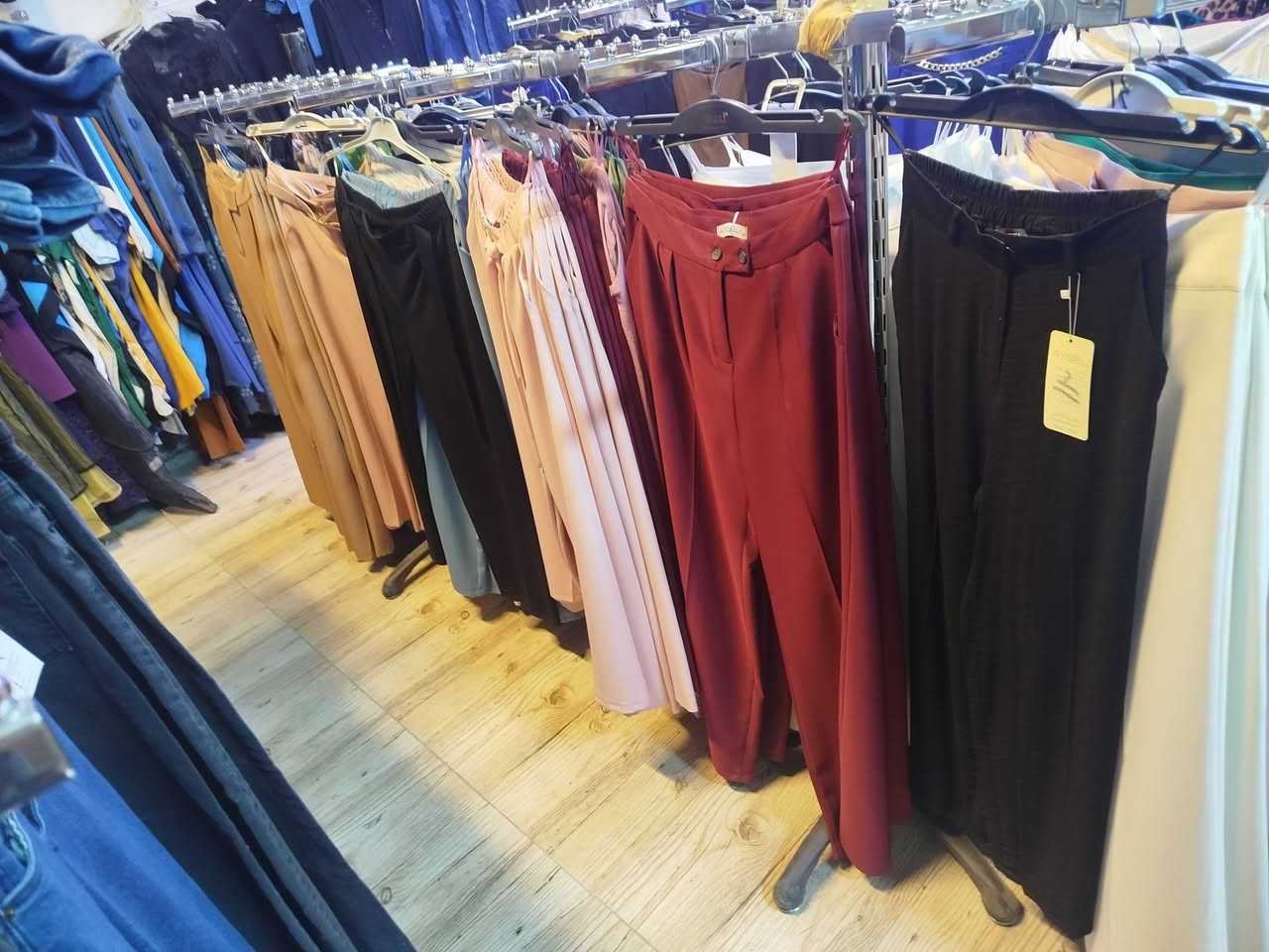 مجمع الجوكر 
يعلن مجمع الجوكر عن تخفضيات على جميع  البضاعه الصيفيه والشتائيه  المتوفره داخل المجمع. بمناسبة شهر رمضان المبارك 
👇👇👇
البنطرون القماش +الكيلوت  القطعه  ب10
البنطرون الجينز +الكيلوت القطعه  ب12
اي قميص داخل المجمع القطعه ب10 
كل الستر صارت القطعه ب10
السوتات من ال15. لل 20 
القاط ماركة كوين ب40 
الفساتين من ال10 لل 20 
سوتات البناتي ب15 قطعتين ب25 
شامبو والمكيف والسيروم A الا صلي القطعه ب5
صابونة العنبر الاصليه ب2
الجنط ام ال5 صار 3قطع ب10 

العنوان المحاويل حي ١٧ اول نزله الحي ١٧من جهة شارع علي ابن الحسين ع. خلف مجمع الكفيل قرب روضة ساندي بيل


**إذا كنت صاحب هذا الإعلان وتريد حذفه لأي سبب، رجاءا أرسل رسالة إلى الدعم الفني**