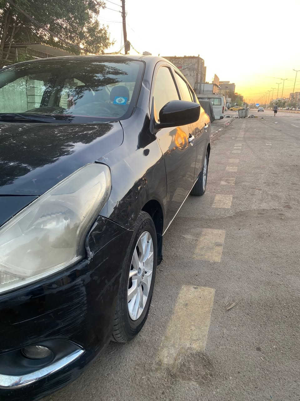 السلام عليكم
نيسان فيرسا ١٩ sv سبشل باسمي 
مكفوله من الصبغ والتبديل 
وصور الحادث والسونار مرفقه مع الصور 
مواصفاتها 
تحكم استيرن 
٤ جام كهرباء
بصمه 
تحكم بالمري
شاشه كار بلي بلاديه
مانع انزلاق 
مكينه وكير وتبريد  ثلج خير من الله 
السعر ١٠٥ وبي مجال 
***********
