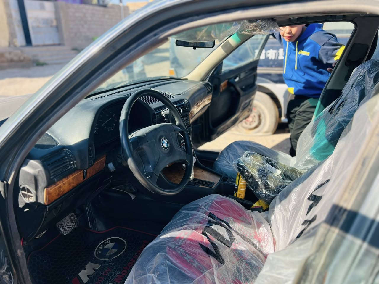 بي ام 730لبيع كير محرك نضاف سلايت شغال كهرباييات كله شغاله  صبغ جماليه سياره مفوله سنتر لوك شغال 4بوب وجنطه السعر خاص رقمي بس وات ساب ***********تبريد شغال
