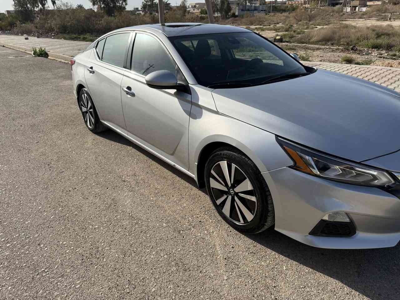 السلام عليكم نيسان التيما موديل 2022 SV ابلاص  السياره جديده جدا ع وضع الشركه ماشيه 64 الف صور الضرر والسونار بلمنشور رادر امامي خلفي جانبي بجم كبس تخم تاير ياباني والبنيد مغلف bdf السعر 165 وبيها مجال مكان السياره ديالى المقداديه ***********
