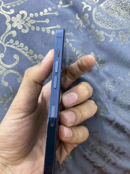 آيفون 12 برو ماكس ذاكره 256 جهاز نضيف مبدل بطاريه فقط الضهر مفطر والشاشه بيها فطر ممبين مكاني بغداد  السعر 275
***********
