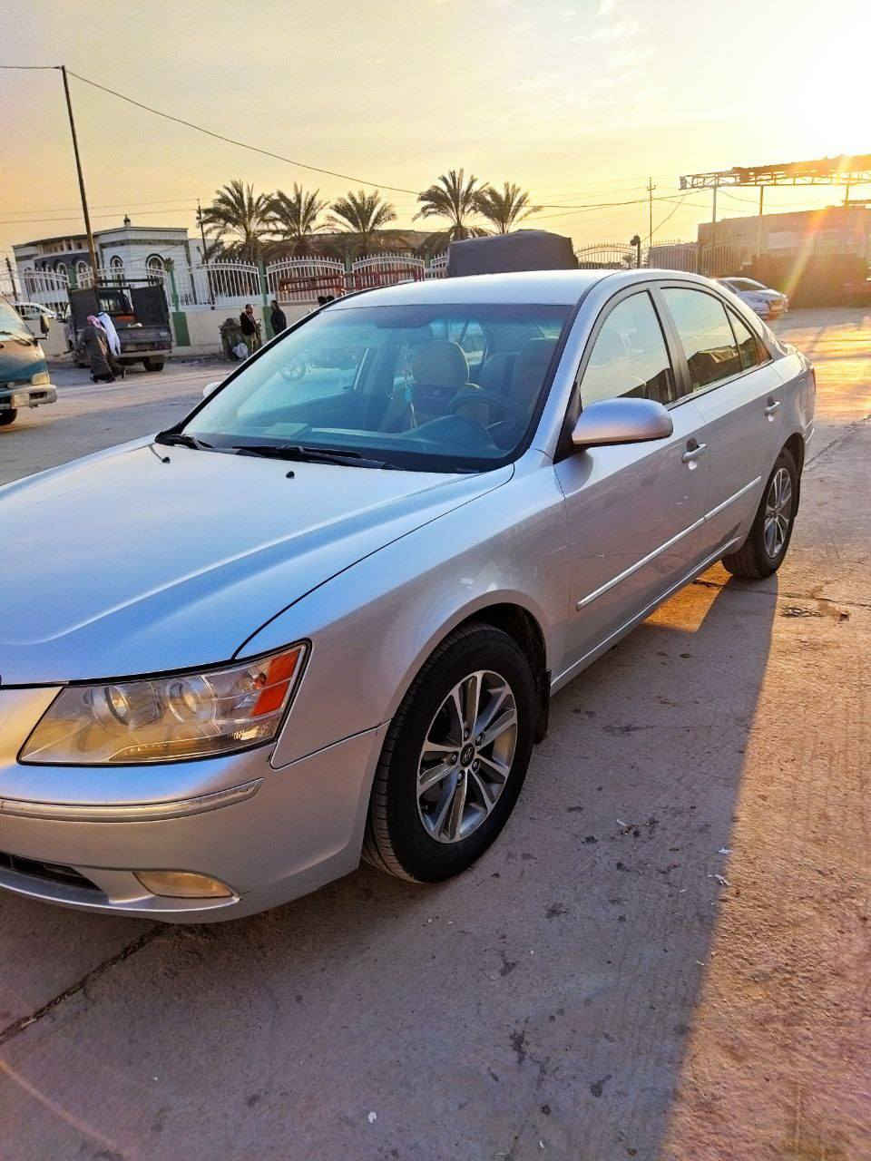 سلام عليكم
متاح سوناتا 2009
نضافه مثل مواضح بصوره تجي وتشوف بعينك
كامله حداديه ومنضومه بانزين جاهزه عل خير.
ضررها داير جاملغ خلفي وتريشه باب الخلفي فقط..
تفحص وين ميعجبك.
سعره 125
 الاستفسار : ***********
