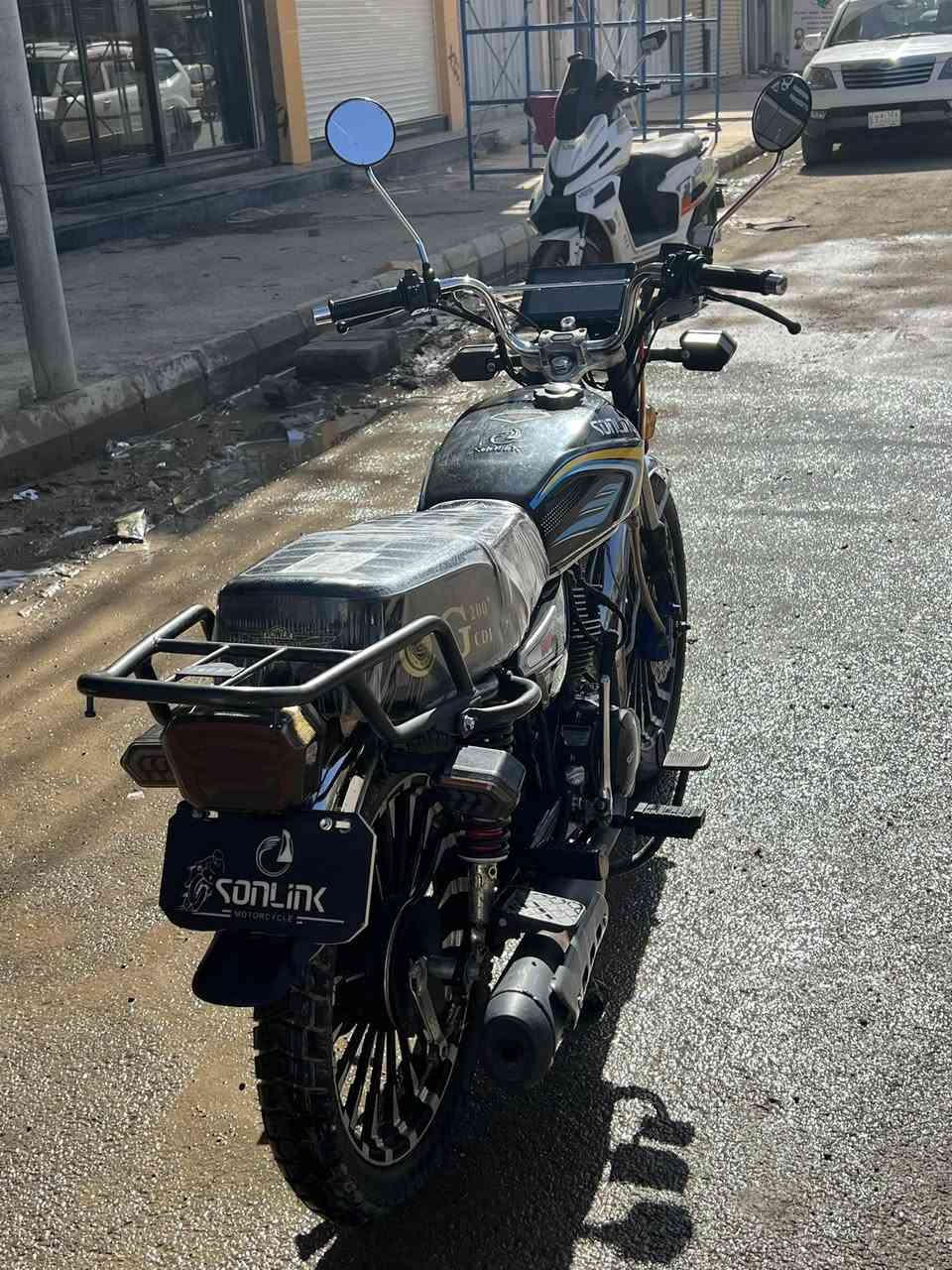 سلام عليكم دراجه موديل  25 دراجه نضيفه وكامله اي نقص واحد مابيه  كهرباء كله شغاله شاشه شغاله اشاير شغاله دراجه حلوه كامله الغير السعر 765 وبيه مجال شي بصيط المكان ديالى الخالص 
الرقم ***********
