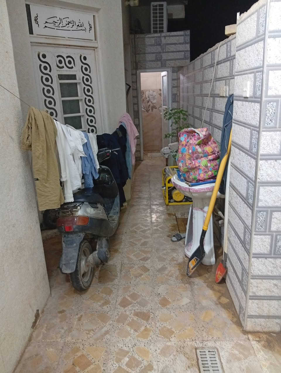 بيت 100متر الحي الجامعي مطلوب اسكان للبيع
***********
