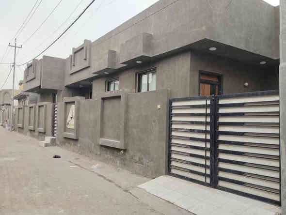 بيت للبيع
المساحه 320م
مساحة البناء 260م
يحتوي البيت على 3غرف+صاله+استقبال+مطبخ،+حديقه داخليه+حديقه جانبيه 
علما أن البناء حديث سنة 2024
سند زراعي بأسمي ورافع معاملة تطويب
بناء درجة اولى شبابيك المنيوم سحب وبيبان قاصه 
الموقع بالقرب من ثانوية مستقبل الأجيال 
للاستفسار مراسلة الصفحه او الإتصال على الرقم
***********
