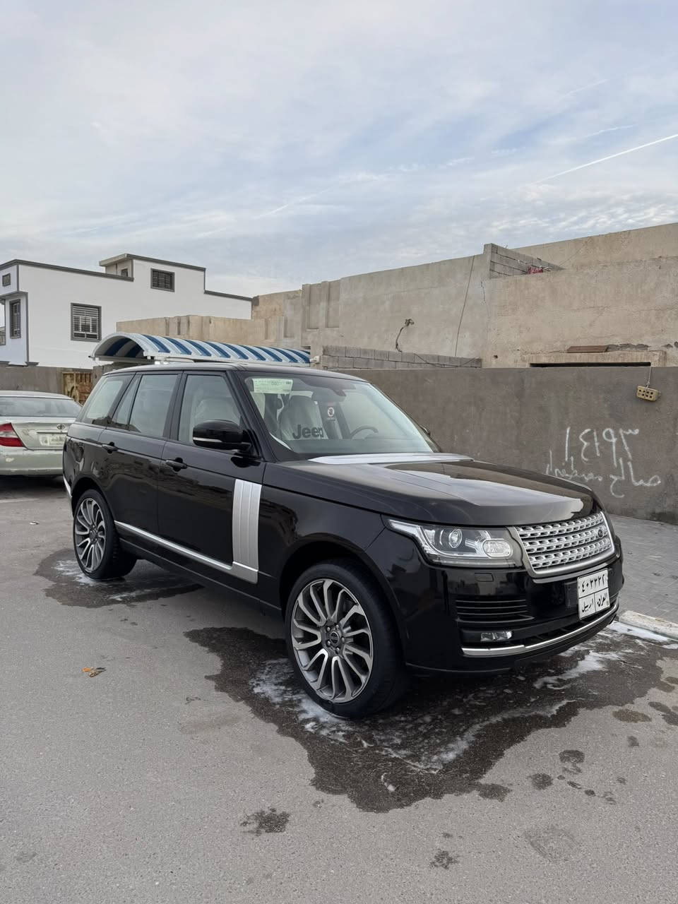 للبيع رانج 2015كفاله عامه رقم أربيل محرك كاز سيارة جديدة ماشية 90الف حقيقي للبيع او مراوس السعر 320مكاني بصرة الاستفسار على رقم ***********
