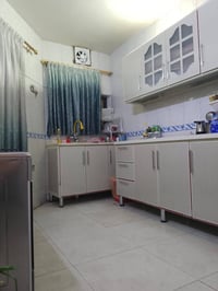 بيت ١٠٦ متر للبيع بيت واجهه ٥ ونص ونزال ٢٠م يحتوي البيت . مدخلين .مطبخ...