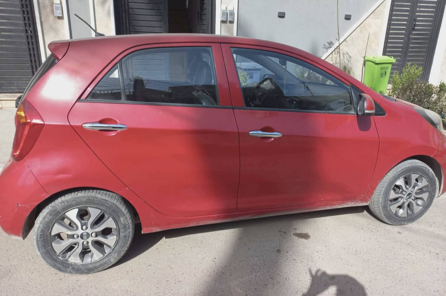 بيكانتو 2016 خليجي ماشية 39 الف سيارة مال بيت مكفولة من الصبغ والمحرك والكير والكهربائيات سيارة جديدة 
بيها طخات بسيطة 
السعر 105 وبيها مجال
واتس ***********
