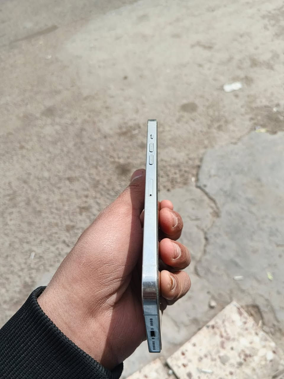 السلام عليكم 
ايفون 12برو ماكس مبدل شاشة وكامرة مال تفصيخ
البطارية٨٩ نضافة٨٠٪؜
رقم الهاتف :*********** متوفر واتس 
مكانة بغداد حي اور  وشكراً
