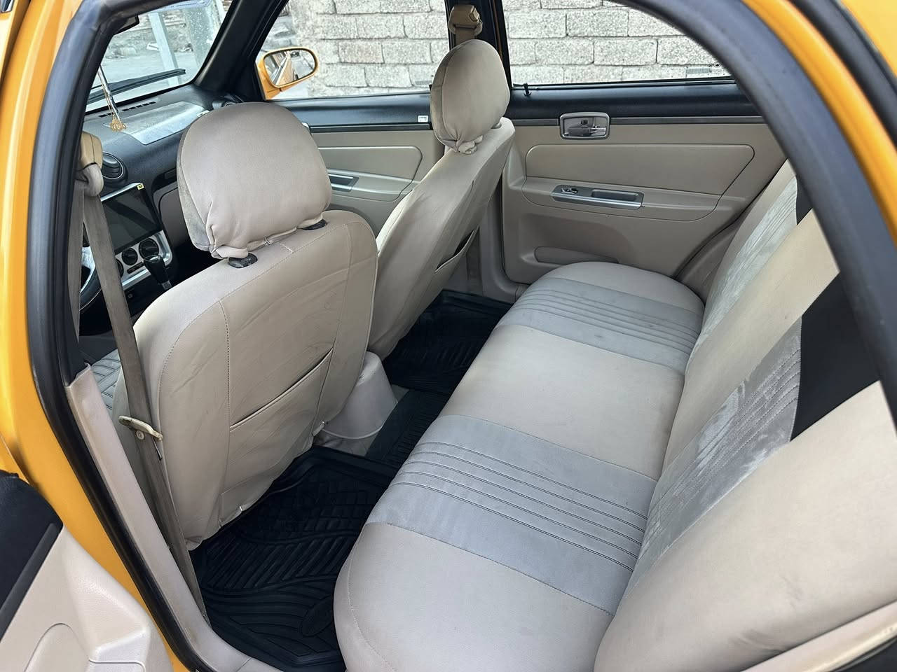 سلام عليكم 🫡 سياره سيكي 2012رقم نينوى هيىه وغرامات صفر مصبوغه حزام جمالية بدون اي حادث كير مكينه جدد طخم طخم تايرات كلو جديد شرط التحويل 
***********
***********
