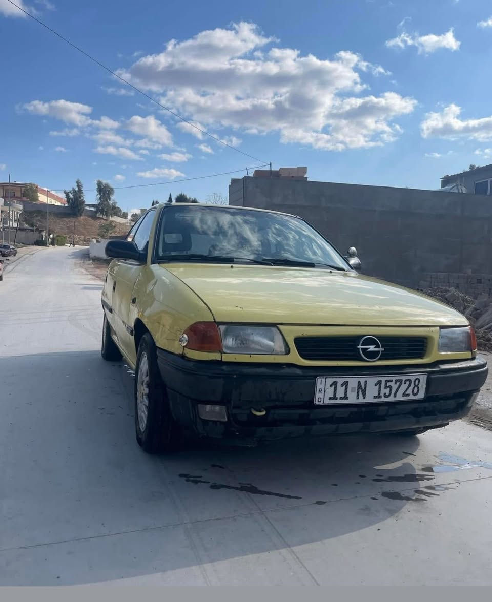 اوبل اوبل استرا خصوصي 🇩🇪
موديل 1996 سياره جاهزه.

محرك 20 گير أوتوماتيك 

تبريد شغال بس يحتاج لحيم بوري فقط . منضومه كامل ✅

صدر كامل ✅

تخم تاير جديد ✅

ويل جديد وحلو ✅

تخم سماعات أصليات مالتها جدد ✅

سقف سلايت كهربائي ⚡️  

السياره حادثه چاملغ وشبر من الباب فقط وما معدله 

صبغها بل چاملغ مطخوخ سياره كلها ابلاد ومابيها اي نقص بس ترايش الباب موجودات انتَ تشهدهن من تكمل الطخه 
السعر ٣٥ وبي مجال للشراي 

المكان كركوك 

الرقم ***********
