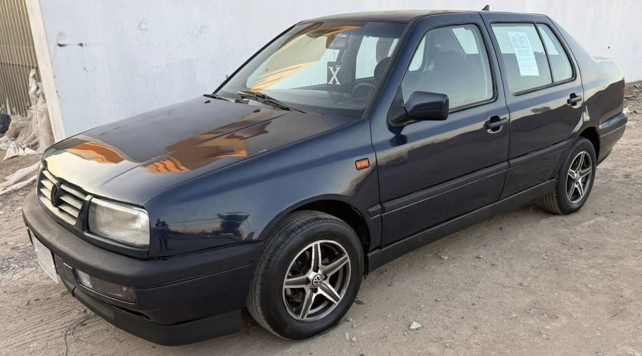 فنتو موديل 1994
كير اوتو كير مكينه مكفولات 
مكفوله من الضربه 
تخم تاير ويل كب 
تدفئه تبريد 
السياره جاهزء من كل شي 
السعر 48 وبيها مجال بسيط 
للاتصال ‭0773 700 4681
