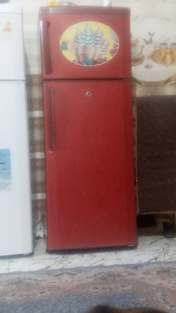 ثلاجة للبيع عدد 2 جدا نظيفه 
سعر الوحدة 160
عنوان صقلاويه
للاستفسار ***********
