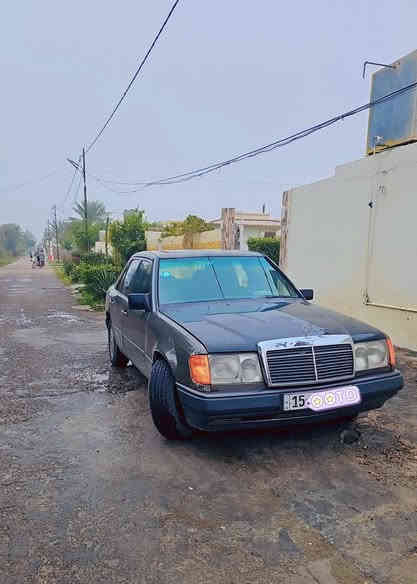 #مكلف بالنشر 
مرسيدس دب 300 موديل 1991 
مكفوله من حادث بدون تعمير 
قواعد دبل بلاديه 
غرفه جديده 
حداديه وتخم تاير جدد 
محرك وكير جدد لك vvti 
رقم انبار انكليزي بسمي 
مكانه الخالديه 
السعر 50 $ وبيه مجال 
***********
