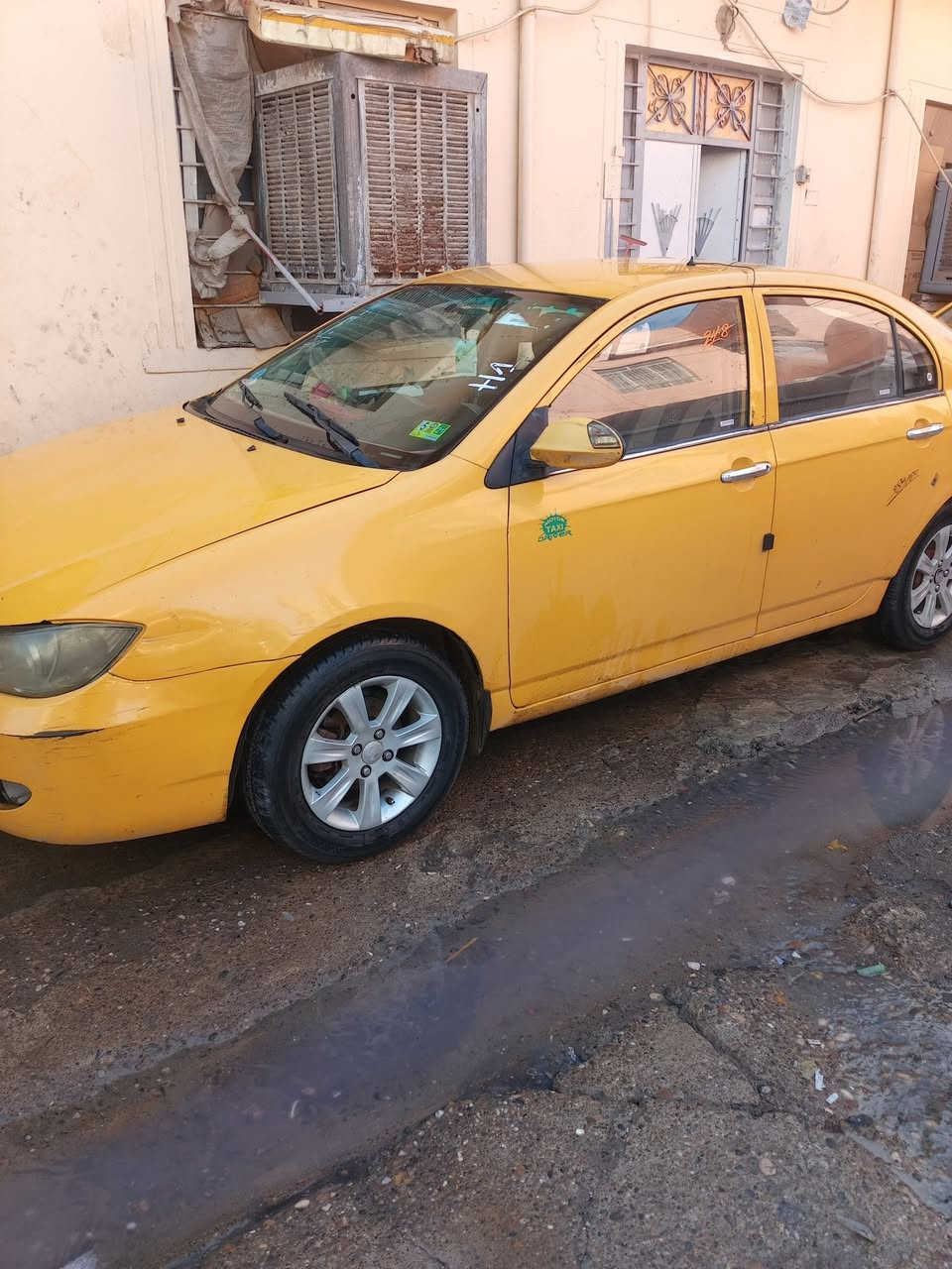 ليفان للبيع موديل 2011السياره 620كاربون بيها كير ومحرك يارس السعر خاص ***********
