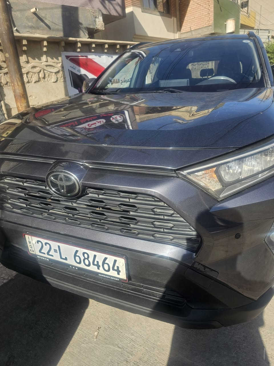 راف فور 2020 XLE PREMIUM 
اللون  فيلي اطارات  235/55/19
فتحة سقف ثلاث حركات
جام 4 اوتو صندوق شفط كهرباء بصمه
كشنات جلد اسود استيرن خياط
اوتو هولد هند بريك كهرباء يشتغل ويا الكير p
رادار كل الجوانب رادار بالمرايات
شاشة اصليه Android auto +ابل كاربلاي
لايتات اوتو  توقف ذاتي مانع اصطدام
رقم اربيل بأسمي هزه جديده سنويه جديده 
كشن السائق كهرباء
كاعيه مفلفه. مع الكشتات
الإضافات شاحن واير ليس لاسلكي 
حساس ضغط الاطارات
اطارات تويو جديد
اكو بعد مواصفات عامه
علما السيارة ما يحتاج اي مصرف كامل من كل النواحي
حادثها بالويل الامامي والخلفي فقط بدون تبديل او صبغ ايرباكات سليمه 100% /*********** واتساب بصمه اصليه عدد 2 JTMC1RFV7LD057455
السعر 225
