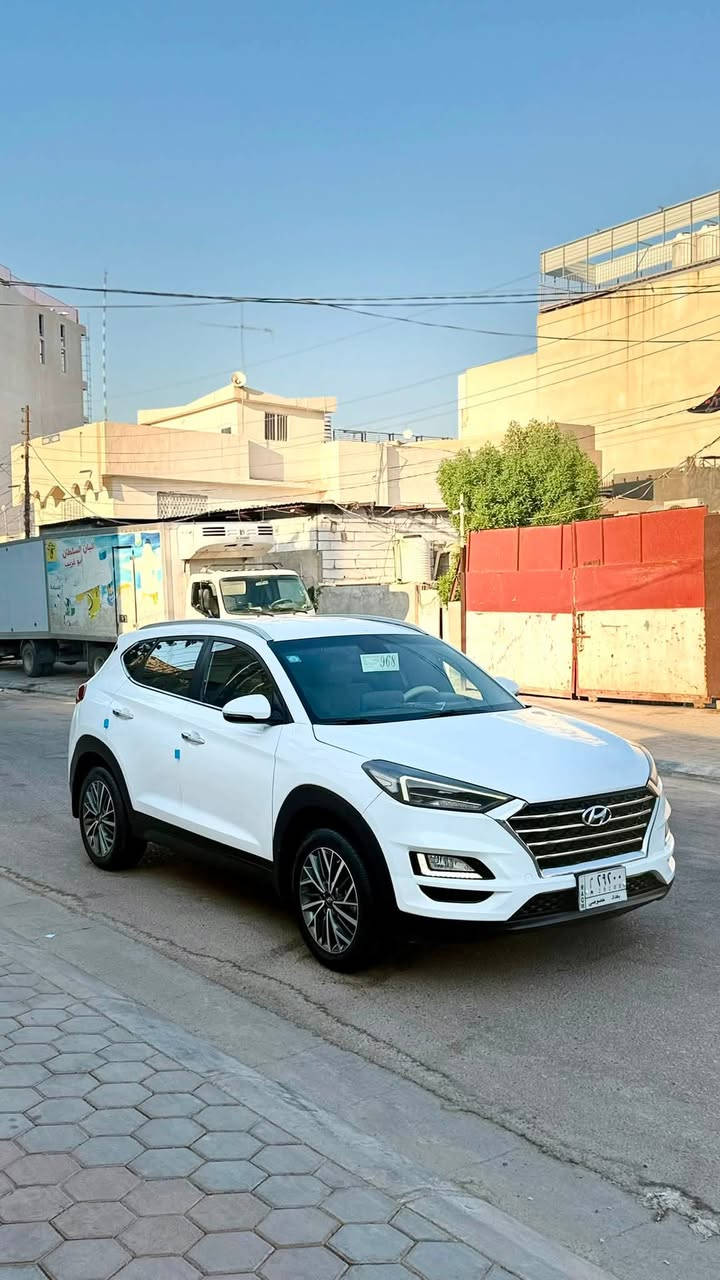 توسان 2019
وارد خليجي 
فول موصفات (من غير فتحه)
بصمه 
وداخل بيجي 
كشنات جلد 
يردات نيكل
مري شفط كهرباء 
كشاف ذكي 
شاشه كبيره 
تحكم ستيرن 
ويل كب كروم
كشنات كهرباء 
لايت خمس عدسات لكزز
اشاير بلمري 
لد لايت ولبلاجكتور
محرك 2000((ودش))
مكان سياره كربلاء رقم بغداد مشروع وطني سياره جاهزه صبغ بيه اقطعتين وقطعتين كلير سعره بلاش 155 وبيه مجال رقمي للستفسار 
‭***********
