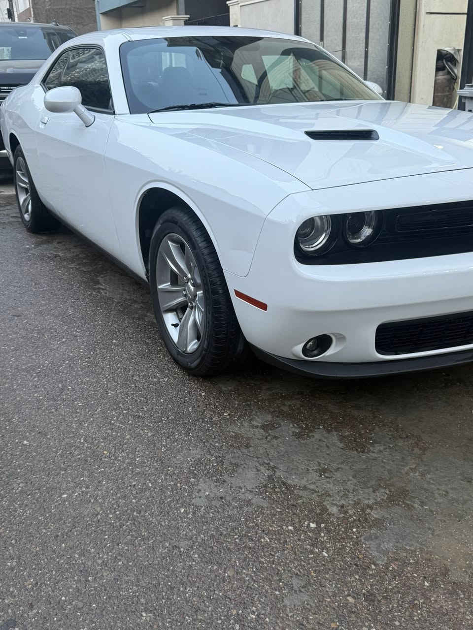 السلام وعليكم جالنجر 2023 فول السياره مواصفاته فتحه سقف كشنات كهرباء سياره جديده بمعناه الكلمه ومابيه نقص برغي بيه 
ضرره جاملغ خلفي فقط صبغ الدعاميه الخلفيه اصليه نفس لون مبدله وقبق جنطه بالحافضهه بي ضرر فقط بس بدلته اصلي نفس لون عالمود ميصير بي صبغ وبالباب عالكد شبر بيه بارد السعر 225 وبيه مجال للأستفسار واتساب او خط ***********
