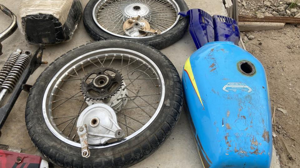 غراض دراجه ايراني كله شغال ونضيف كلمن وسعره اي شي يفيدك تعال خاص


**إذا كنت صاحب هذا الإعلان وتريد حذفه لأي سبب، رجاءا أرسل رسالة إلى الدعم الفني**