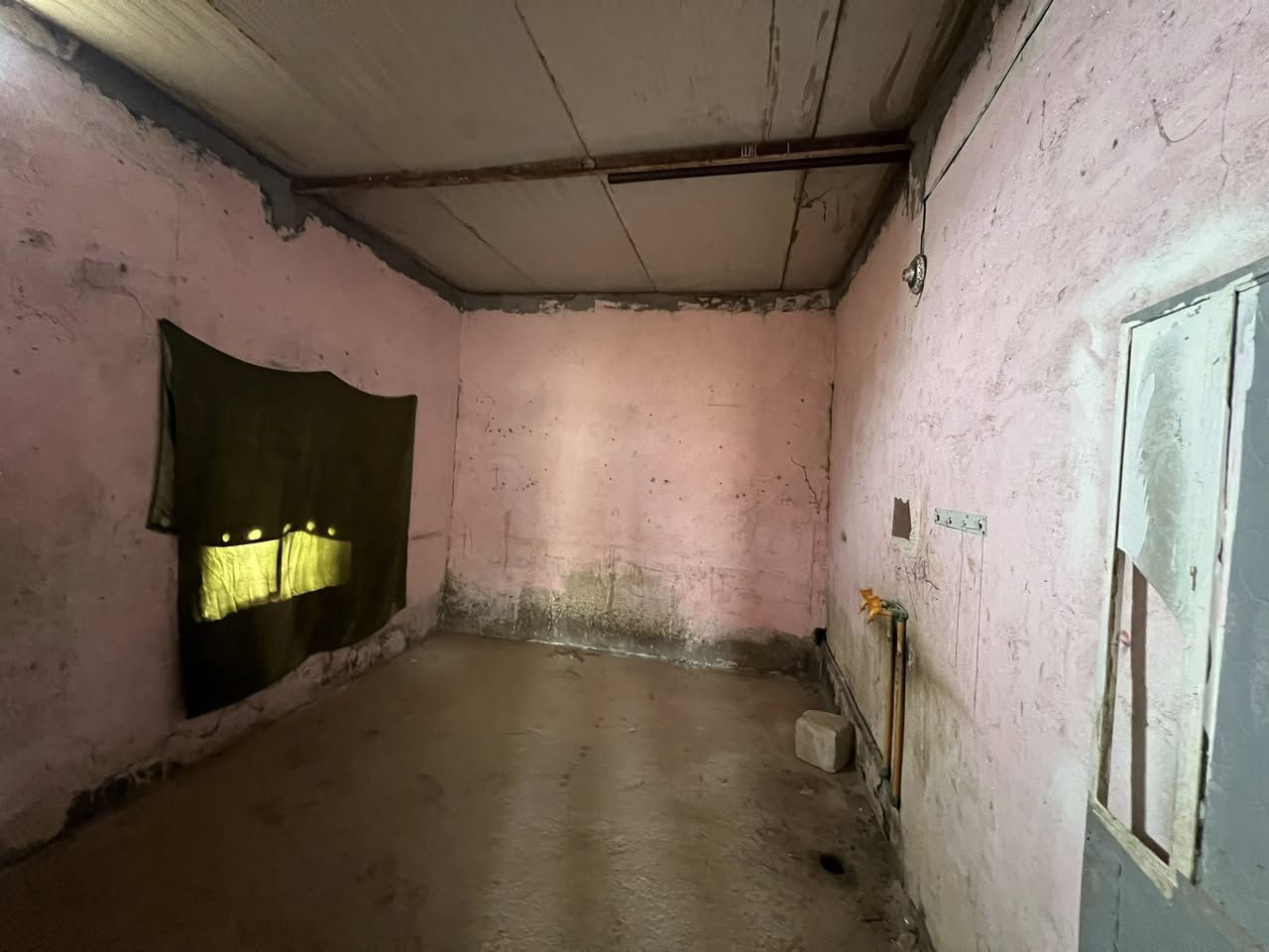 سلام عليكم بيت للبيع موقع مالته صاد عل حي شهداء تجاوز
مساحه الكلي 250
مطبخ عرض 3طول 4
مضيف 4/4
هوال 5/5
غرفه طول 4وعرض 3
لاستفسار /***********
السعر 15 بي مجال
