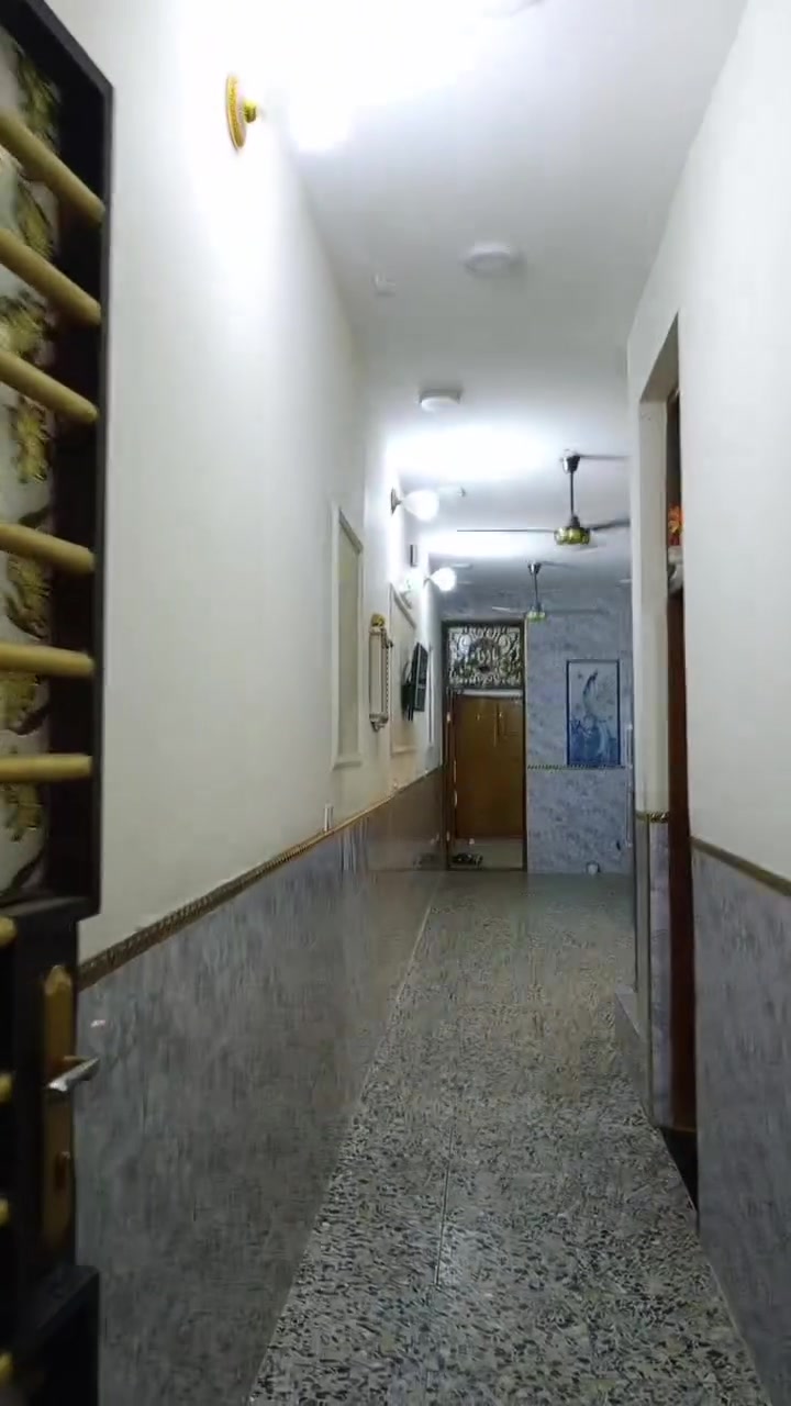 ياالله السلام عليكم بيت للبيع في احي الكوفه قرب دلاليه السيد على شارع الضغط مساحه متر 100,,,اسعر 85 البيت كامل ***********

