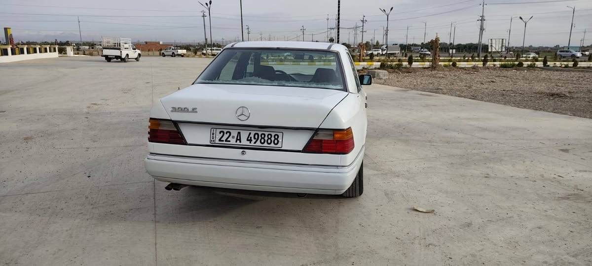 سلام عليكم للبيع مرسيدس دب موديل 92 محرك بطه أربع جامات كهربائي ABS تبريد حار وبارد كهربائيات كله يشتغل سعر 57 عنوان كلار
لتواصل :***********
