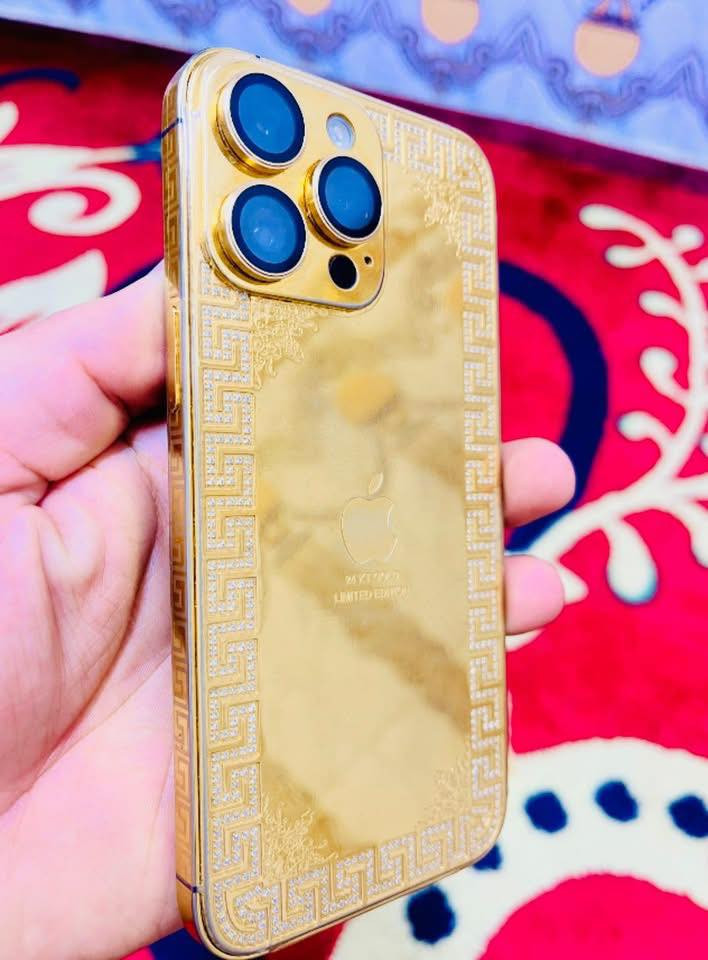 ايفون 14 برو ماكس مطلي ذهب وبي كرستال   وبطاريه 80   ذاكره 256  سعر 900
***********
