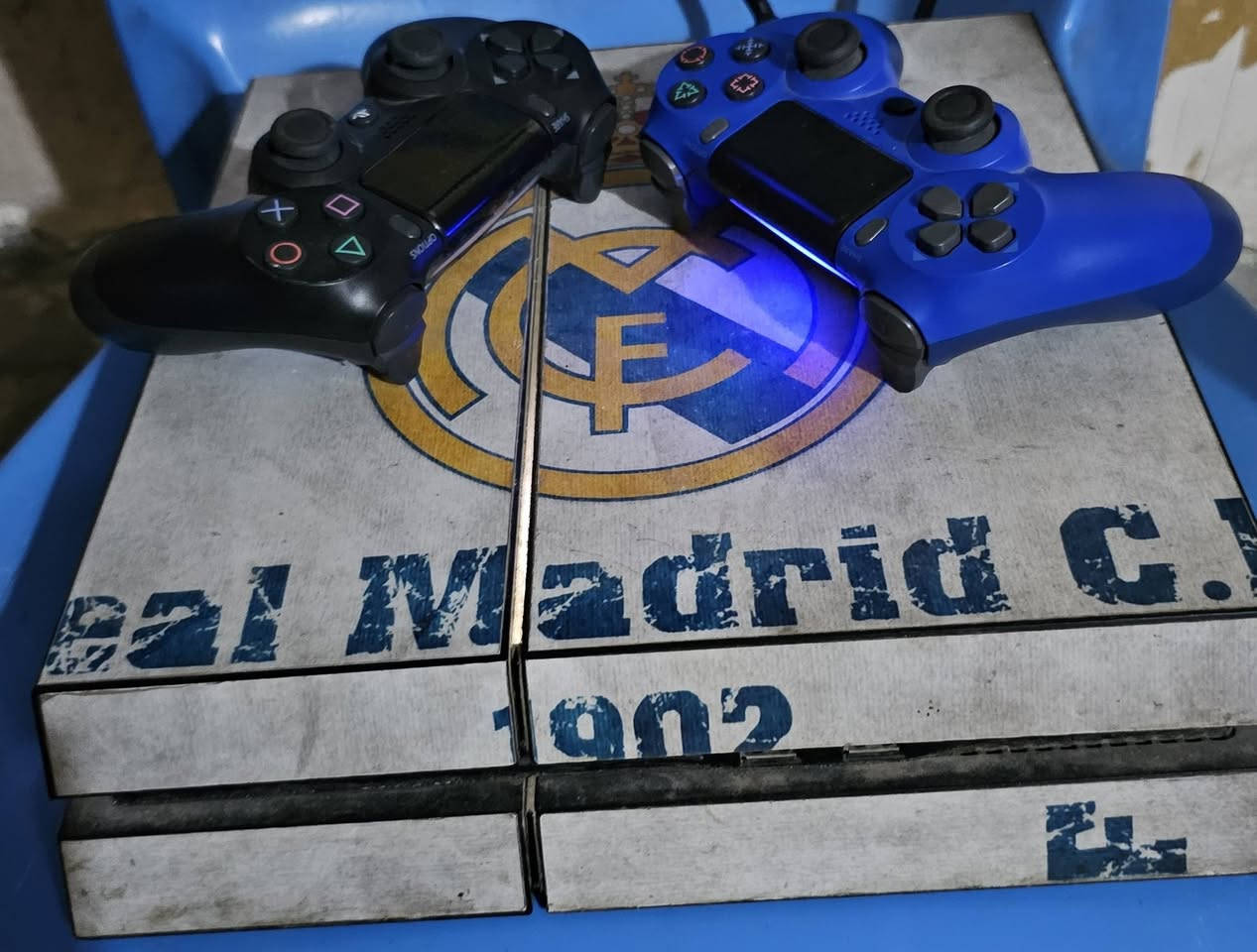 Ps4 بلي 4 مهكر 
ويا جوستك عدد 2
العاب 6
God of war 4
God of war 3
God of war 2
Days ago
Tom Ryder
Resident Evil
مثل ما موضح بالفيديو
#السعر 250 ألف مكاني الحبيبية


**إذا كنت صاحب هذا الإعلان وتريد حذفه لأي سبب، رجاءا أرسل رسالة إلى الدعم الفني**