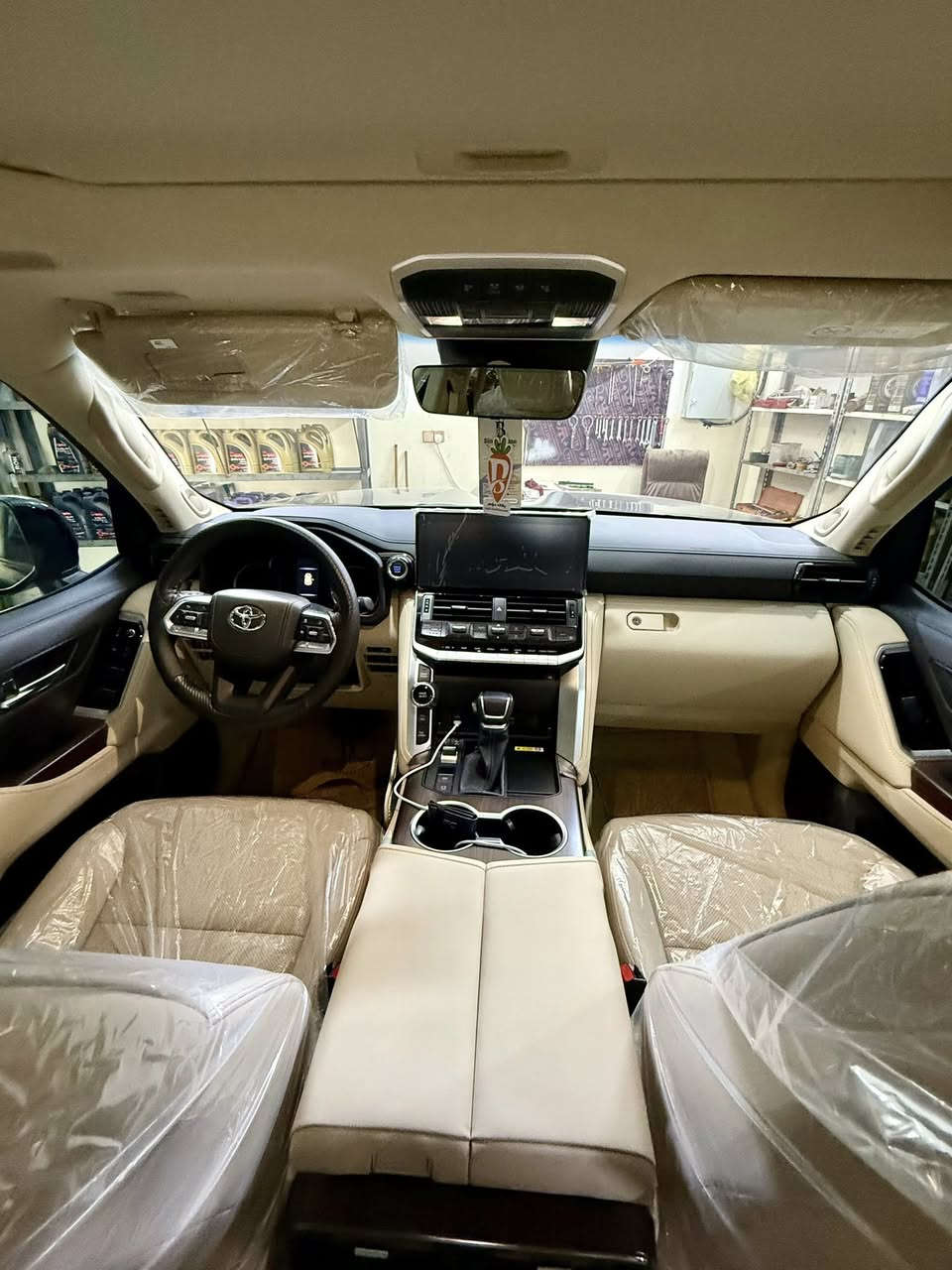 لاندكروز 2024توين تيربو ماشيه 7000
Limited
لون اسود
داخل بيجي
رادار 360 درجه
نحديد مسار
مثبت سرعه
كشافات ضباب مواصفات لاند معروفه عليها كتاب تضليل 80%.
السياره بوضع الشركه جدا جديده رقم اربيل بسمي تحويل ثاني يوم بدون الرقم اشدلك غير رقم الرقم خاص بيه 
سعر79000$ مجال بسيط للشراي
***********
