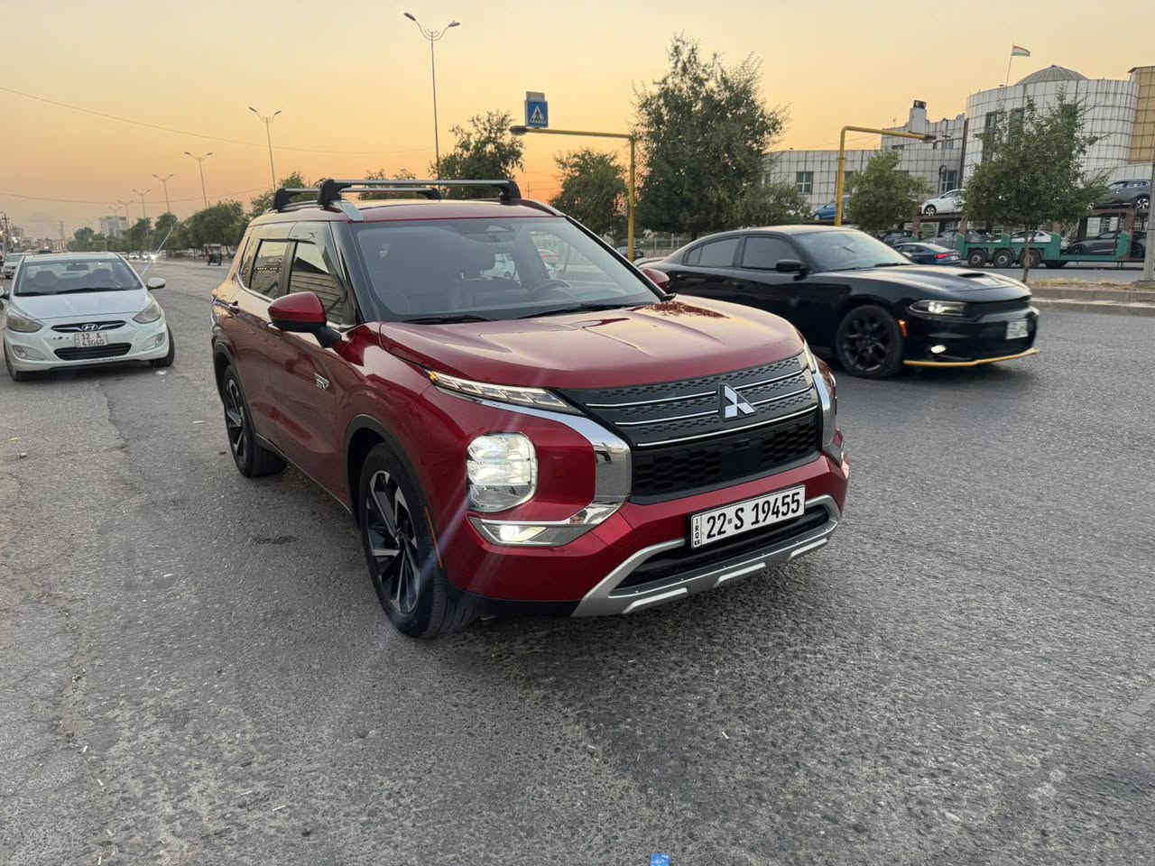 outlander 2023 sel  PHIV
فول کارەبایی + هایبرێد + بەنزین 

 سێ پارچەی لای سایەق گۆراوە بە بیلاد 
چاملغی دوواووە سبوغ  باغەی سندووق کلێرە 
وێنەی دەعمەکەشم داناوە تەنها لێ خشاندنە 
 فول فول مواسفات هەموو  گیانی بە شەرت
 

گێر مەکینە تەقە و رەقە سەنەوی و بە ناو کردن هەمووی بە شەرت خۆم رەقەمم کردووە  کارەبایات و پاتری بە شەرت 

پانۆراما
ئەوتۆ ستۆپ 
ئەوتۆ هۆلد 
ئەوتۆبرێک
تەبرید مەرکەزی 
کوشن خەزن 
کوشن هیتەر 
سوکان هیتەر 
٤ جام کارەبایی 
ئاوێنە ئیشارەت 
٥ کامێره واتا ۳٦۰
۳٦۰رادار
گیچ ئەلکترۆنی 
۷مۆدی لێ خورین 
سەیارە عایلی ۷ نەفەری 
سندۆق جەگ

هەمووگیانی بەشەرت کامل جوانکاریە سەیارەی مالەوەیە 

سعری تەنها ۱۹۷ وەرەقە و بەلاش
***********
واتس ئاپ و ڤایبەر
