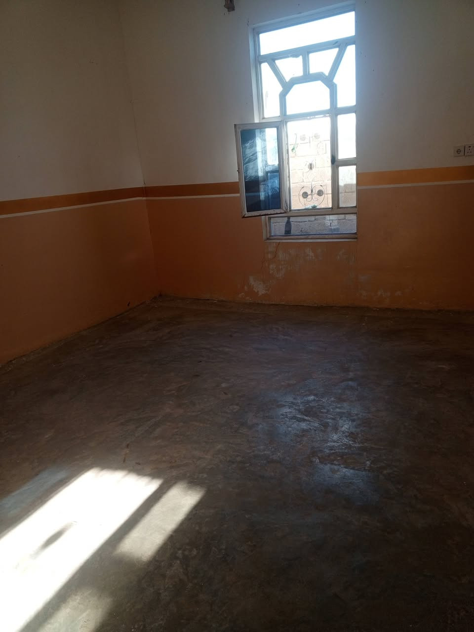 الدار للبيع
الموقع حي المهندسين
المساحة 400م
الارض زراعية
غرفة نوم2
مطبخ
مجمع وسطي
مجموعة صحيحة
خدمات كاملة ماء كهرباء مولد منطقة
السعر 25 مليون 
للاستفسارعلي الموبايل 
***********
