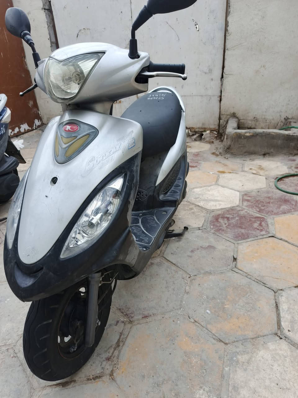 النيلي رمبه بعدهي ما ماشيه والرصاصي صار شهر من طلعت حاويه المكان ناصريه مركز الي  يراسل خاص ويدلل


**إذا كنت صاحب هذا الإعلان وتريد حذفه لأي سبب، رجاءا أرسل رسالة إلى الدعم الفني**