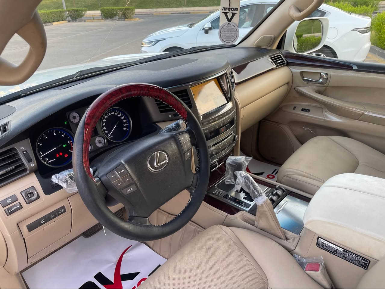 ليكزز  2011   خليجي  بريمى   فول  مواسفات LX 570

اللَّهُمَّ صَلِّ عَلَى مُحَمَّدٍ وَعَلَى آل مُحَمَّدٍ

رقم /    ***********

🔷ليگزز   20١١ بريم  اصل  داخل  اصفر 

🔷سياره مواصفات معروفه ( بريم )

🔷 سياره (٦ ) كوشنات كهرباي (٤ ) دگم

🔷سياره (8) ايرباكات _ (٣ ) شاشات

🔹بدون صبغ .. واحد مكان صغير PDR بدون شخط جديدة بالكارتون 📦📦📦

🔷سياره ماشيه  270 الف كيلو حقيقي

🔷4 اطارات و ويل جديد شريكه 

🔷سياره داخل. اصفر  كوشنات جلد

🔷سياره محرك و الكير بشرت مامفتوح جديد جديد

🔷 محرك (V8) 

🔷سياره حيل نظيفه كلشي علي بلادي اوك كل غراض بلادي موجودة

🔷مواصفات

(بصمه .. الانزلاق .. كشن جلد  .. ثلاجه ..  زينون .. هواء مزدوج .. نيظام ايكو .. كوشنات تبريد و تدفية .. رادار
.. ستيرن كهربائى سندوق شفط .. جكات .. بعد 

حساسيه الديك الموخره مرايات .. فتحه ..

تشغيل عن بعد ..  باب بصمه )

🔷نظافه  ١٠٠٪ كامل سيرڤس بدون نقص و مصرف

🔷سياره مال بيت أي نقص مابيها

🔷نفس اليوم / تحويل  حاظر مباشر
 

🔷 سياره داخل / سليمانيه 

🔷سعر ..  345$ .. ورقه 

🔷رقم /   *********** السليمانية, العراق
