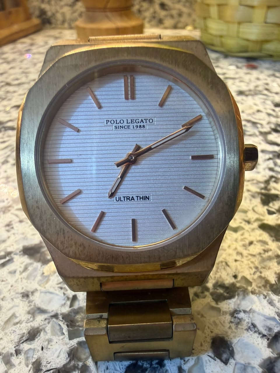 POLO LEGATO. ULTRA THIN
بسعر ٣٠ الف دينار  ، الساعة تعمل بشكل ممتاز 
يوجد فديو توضيحي في التعليقات


**إذا كنت صاحب هذا الإعلان وتريد حذفه لأي سبب، رجاءا أرسل رسالة إلى الدعم الفني**
