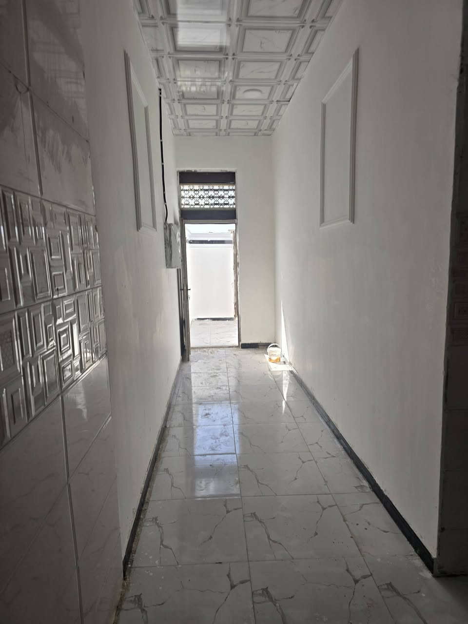 بيت طابو زراعي عراقي ابو خصيب حمدان قريب على شارع الفك ريسي المساح البيت ١٣٠متر يحتوي قرف ديوان ومطبخ ستقبال وحمام ومدخل حمام خرجي كهربائيّ ماء شارع ١٠متر السعر ٦٥مليون وبي مجال اتصل ***********
