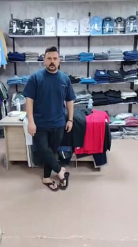 الشرطه الرابعه • قرب مجمع النبأ • ملابس