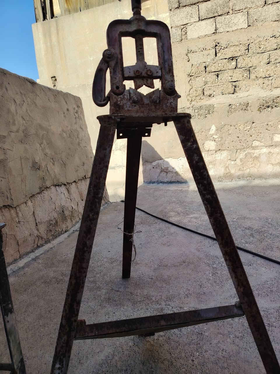 للبيع منكنه السعر 20الف وبي مجال قرب دوره 19موصل جديده  للتواصل على الرقم *********** المكانه موصل جانب الايمن موصل جديده قرب دوره 19
