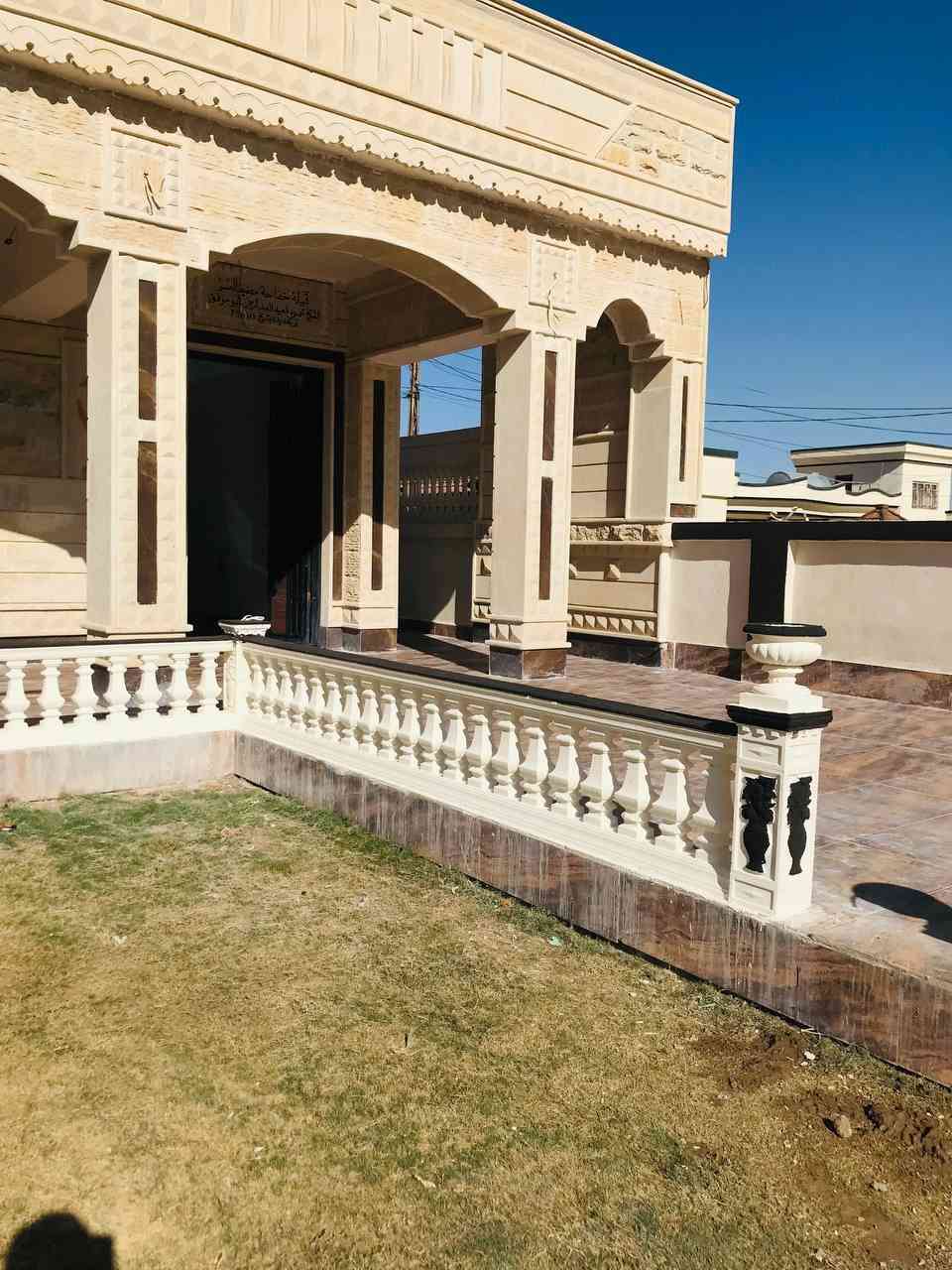 السلام عليكم يوجد قالب سياج حدائق وبلكونات وستاير و داير حسب الطلب 
سعر المتر 8 والدنكه 10 للاستفسار ***********
