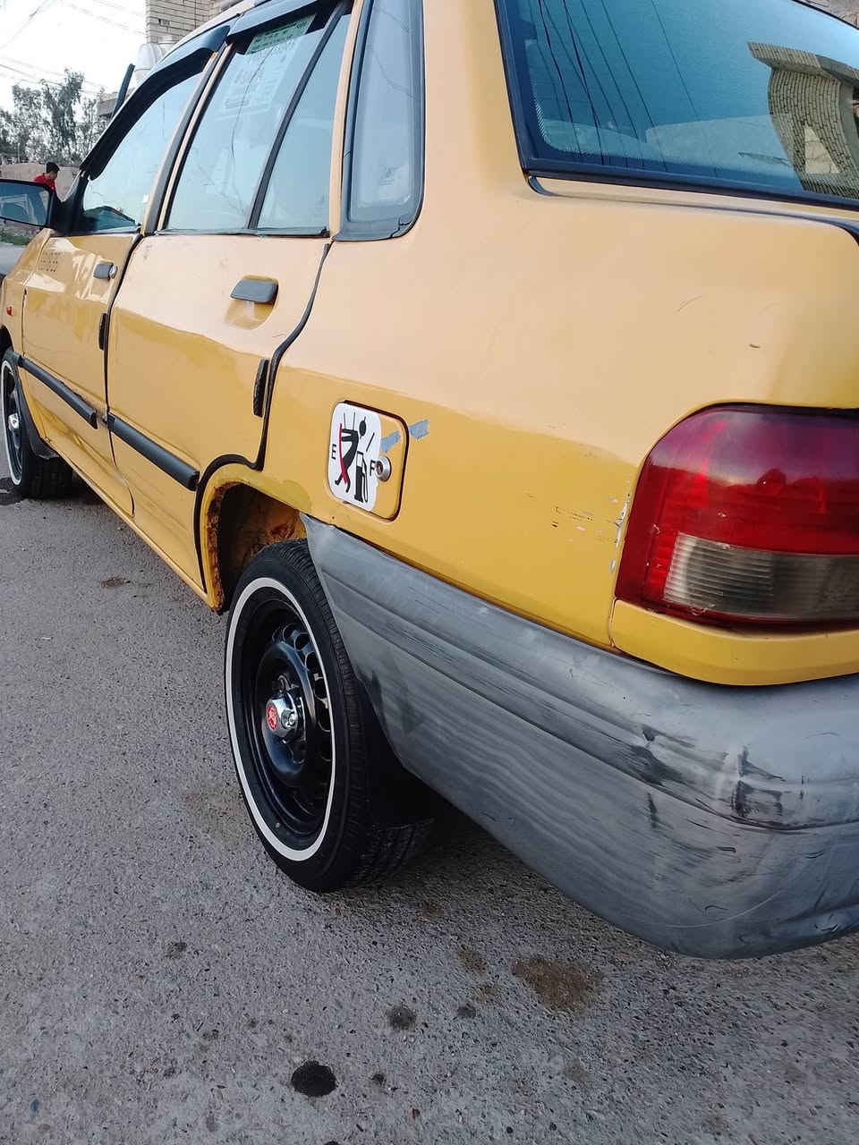 السلام عليكم سايبه موديل 2012 رقم بغداد انكليزي كير مكينه خير من الله تخم تأير صدر  نضيف داخله نضيف السيارة جاهزه ما تصرف عليها كبل للشارع مكاني بغداد الحسينيه الراشديه رقم الهاتف *********** 
السعر 23 وبيه مجال
