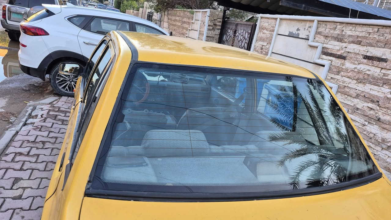 سايبه موديل ٩ للبيع عليها هيئه وغرامات ٣ ورقات رقم الماني شواصي نظاف بيها خيسات با الهلالات والدوس مكينه بيها خيط بخار قليل ابيع تحويل مباشر السعر ١٨ ورقه قفل   مكاني بغداد رقم الهاتف ***********
