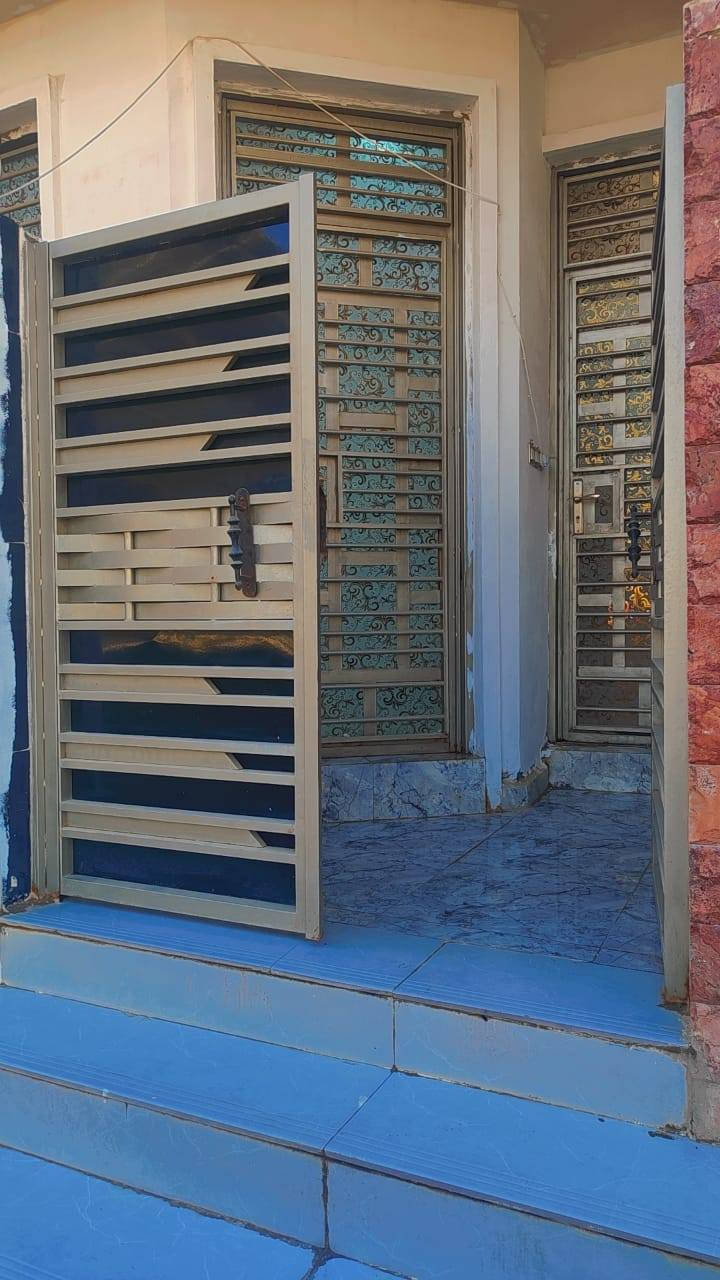 السلام عليكم بيت يوجد في الطي مجاور الكاضميه موقع البيت عل شارع بصف نزال سليم للبيع فقط مساحه البيت(65)م بي3 غرف وبناء جديد كلشي كامل بلبيت وسعره (140)مليون وبي مجال جداً بسيط للتعامل اي استفسار رقمي *********** بي واتساب وخط أيضاً
