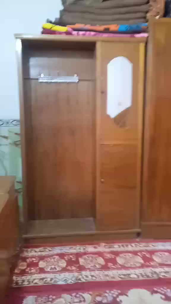 سلام عليكم غرفة اخشاب كامله ماعايزه شي بس تلميع السعر 550 وبيه مجال المكان الهاشميه قرب البلديه ***********
