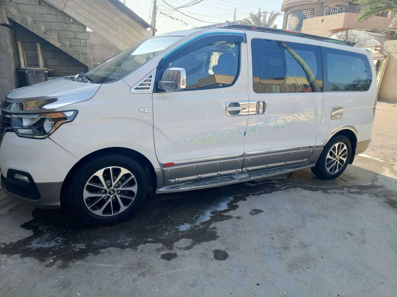 السلام عليكم ستاركس للبيع 2018 اصل معلايه 21 البصره  275 وبيها مجال ***********
