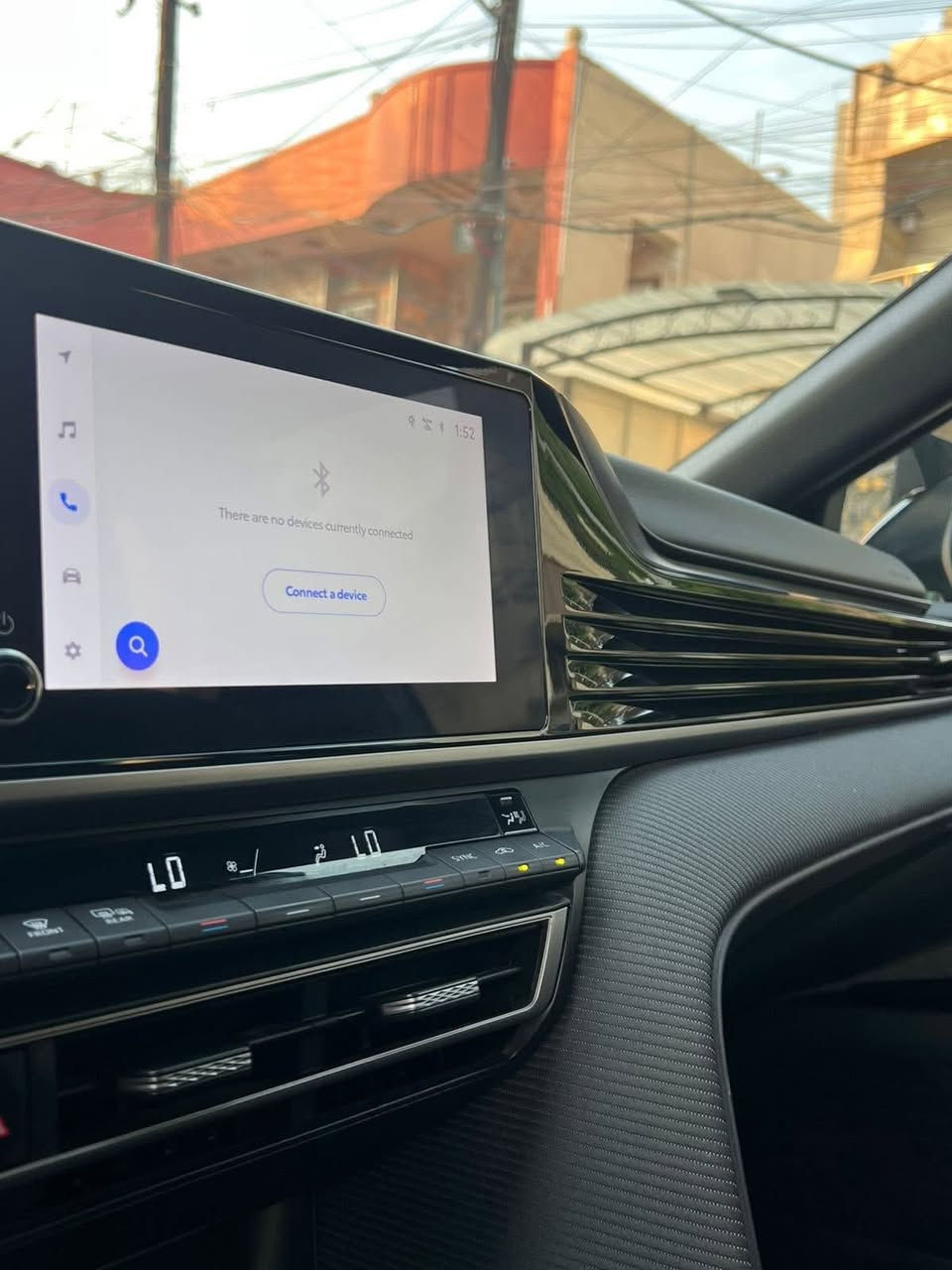 السلام عليكم
للبيع فقط 
كامري موديل ٢٠٢٥ 
السيارة جديدة وكلها بلاد 
ترقيم وهزه جديد 
باسمي رقم بغداد 
مواصفات le
شحن واير لس 
تبريد قطعتين 
داخل رصاصي 
شاشة ابل كار بلي 
تحكم ستيرين 
تحديد مسار 
رادار 
نقاط عمياء 
بدون ايرباك 
تراي زيرو شرط وحادث خلفي خفيف بدون ايرباك 
صور الحادث والسونار على الخاص


**إذا كنت صاحب هذا الإعلان وتريد حذفه لأي سبب، رجاءا أرسل رسالة إلى الدعم الفني**