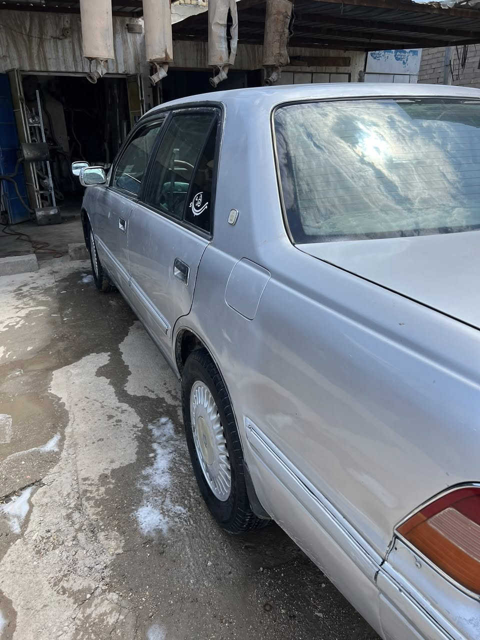 راس الثور تكم سياره نضيفه موديل 1999بيه رشات صبغ كير مكينه تبريدشاصي  مكفول تخم تاير كله بشرط سنويه 2027شرط تحويل رقم بصره الماني السعر 75وبيه مجال بصيط ***********هاذ بس وتساب

