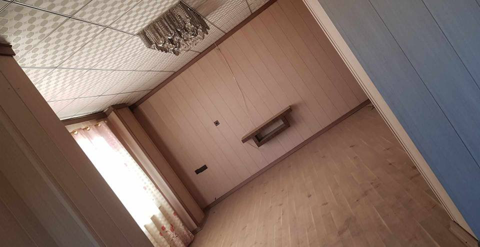 شقةللبيع في مجمع سري بلند خدمات متوفرة مساحة 132م 
طابق الاخير 
تتكون من 

غرفتين نوم 
غرفة استقبال 
صالة
مطبخ 
صحيات 
بلكون 
مخزن 
*********** واتساب
باڵەخانە بۆ فرۆشتن لە مجمعی سەری بڵند و هەموو خزمەتگوزاریەک تیایی بەردەستە و ڕوبەری 132 مەترە
نهۆمی کۆتاییە
پێکدێت لە 
دوو ژووری نوستن
ژووری میوان
هۆڵ
مەتبەخ
بەلەکۆنە
کۆگا
كةرماو أربيل, العراق
